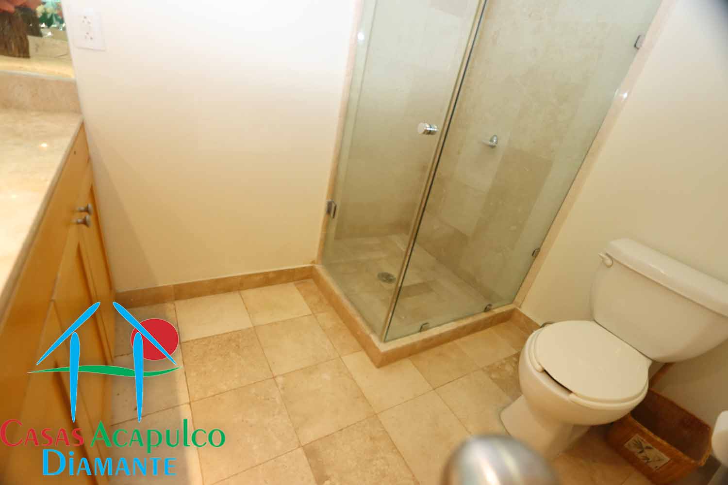 Tikal 302 - Sala de television 6